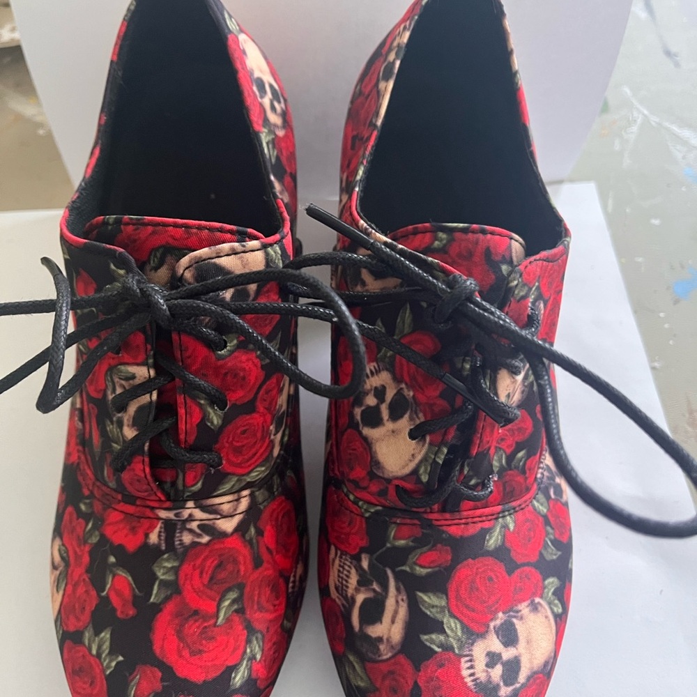 Red Rose & Skull Lace-Up Women’s Heels